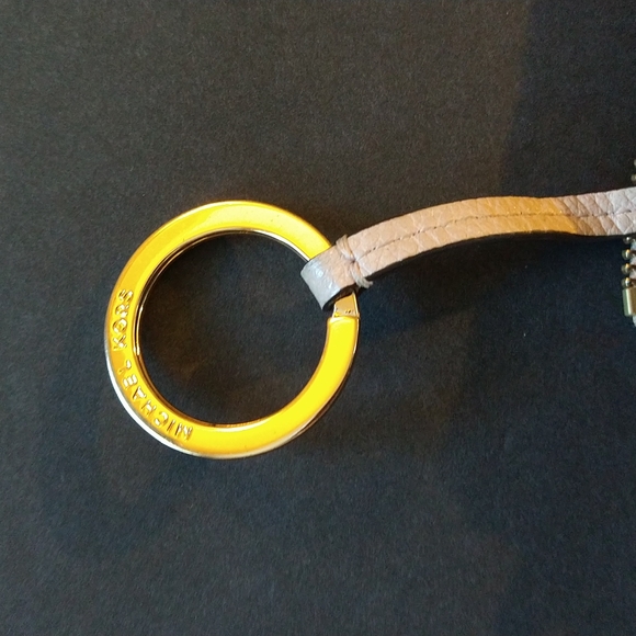 EUC. Michael kors jet set travel small leather top zip coin pouch. - Picture 2 of 8